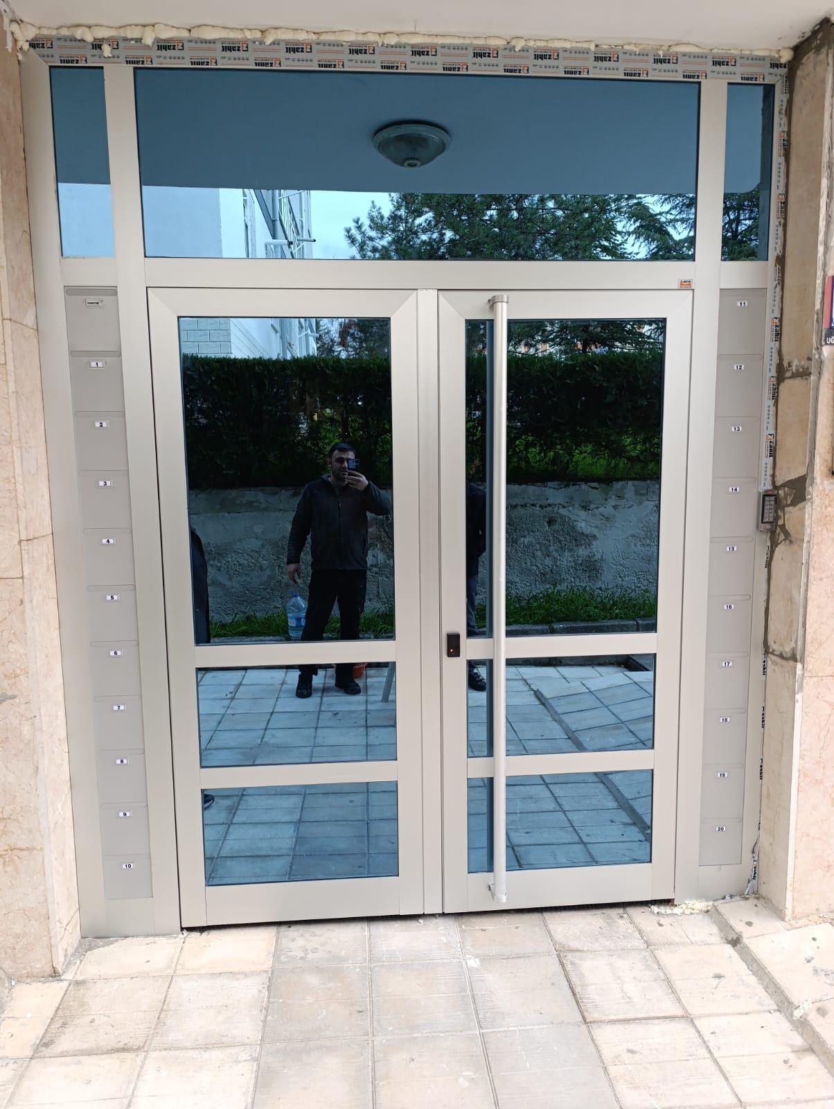Alüminyum Apartman site bina giriş kapısı
